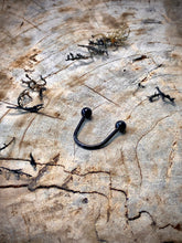Load image into Gallery viewer, Black piercing style ring
