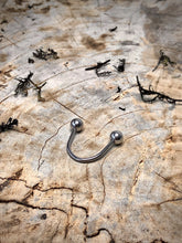 Load image into Gallery viewer, Piercing style ring
